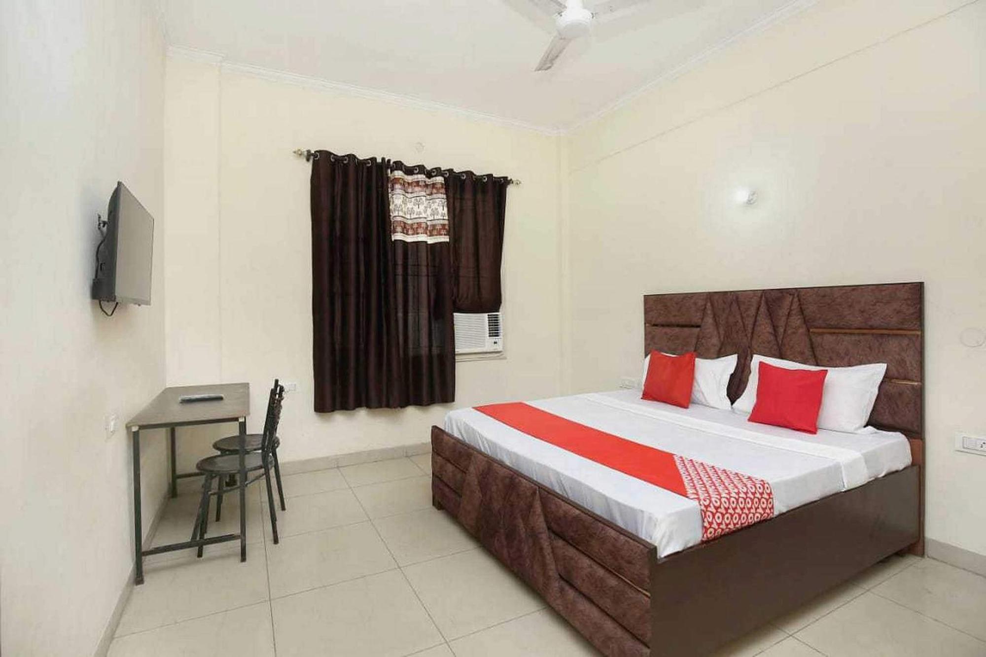 Oyo 91941 Hotel Golden Crown Sirhind Luaran gambar