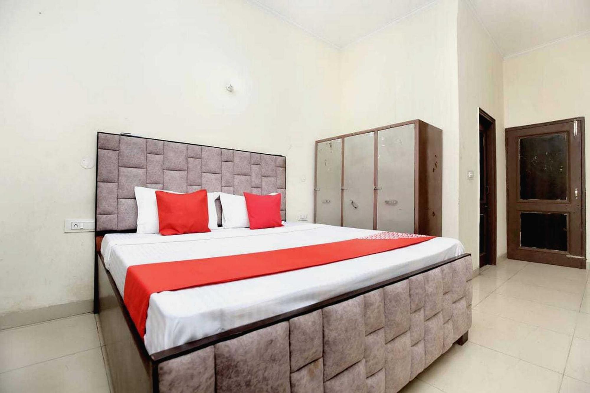 Oyo 91941 Hotel Golden Crown Sirhind Luaran gambar
